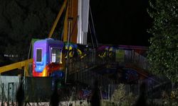 İzmir'deki lunaparkta savrulan salıncak ağaca çarptı: 6 kişi yaralı