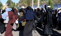 Taliban, Afgan kız öğrencilerin Dubai'de okumak için ülkeden ayrılmasını engelliyor