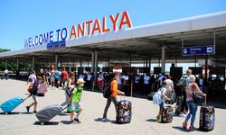 Antalya'ya hava yoluyla gelen turist sayısı 10 milyonu aştı