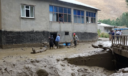 Hakkari’de yağmur yağmayan köyü sel bastı