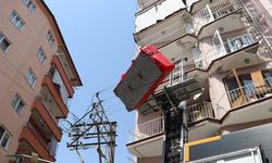 Denizli'de elektrik tellerine koltuk takıldı