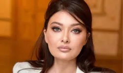 Nurgül Yeşilçay'dan robot Sophia taklidi