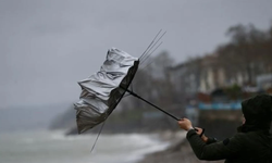 Meteoroloji saat vererek uyardı: İstanbul’a kuvvetli fırtına geliyor
