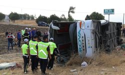 Amasya Merzifon'da yolcu otobüsü devrildi: 6 kişi hayatını kaybetti, 35 kişi yaralandı