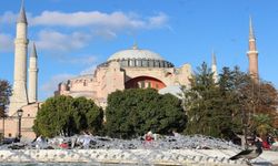 Ayasofya Camii'nin restorasyonuyla ilgili '50 yıl' iddiası yalanlandı