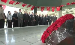 Kılıçdaroğlu, Menderes ve Özal'ın anıt mezarlarını ziyaret etti