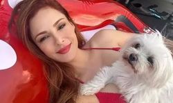 Mine Tugay pozlarıyla dikkat çekmeye devam ediyor: Köpeğiyle havuz başında fotoğraflarını paylaştı