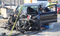 Hatay'da otomobille çöp kamyonu arasına sıkışan temizlik işçisi yaşamını yitirdi