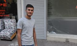 Adana'da kaldırımda kanepede uzanan kişi aracın çarpmasından son anda kurtuldu