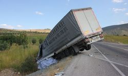 Kilis'te TIR ile midibüs çarpıştı