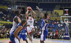 Anadolu Efes rakibi Bahçeşehir Koleji'ni 87-80 mağlup etti