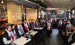 AK Parti Gençlik Kolları'ndan Starbucks'ta yer kapatma eylemi