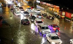 Fethiye'de sağanak hayatı olumsuz etkiledi