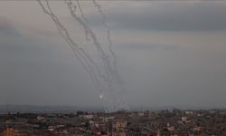 İsrail: Lübnan'dan Golan Tepelerine 50 roket atıldı