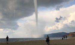 Hatay'da denizde oluşan hortum görüntülendi