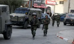 İsrail ordusu işgal altındaki Batı Şeria'da 29 Filistinliyi gözaltına aldı