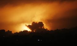 İsrail savaş uçakları Refah'ta sivillerin yaşadığı evi vurdu, 4 kişi öldü
