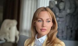 Meryem Uzerli'nin üstsüz pozuna beğeni yağdı