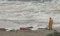 İzmir'de göçmenleri taşıyan bot battı: 5 ölü, 2 kayıp