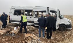 Gaziantep'te minibüs devrildi: 18 yaralı