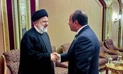 İran Cumhurbaşkanı Reisi ile Mısır Cumhurbaşkanı Sisi ilk kez görüştü