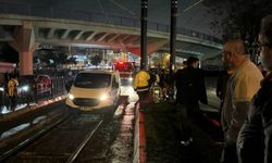 İstanbul'da tramvay yoluna giren araç nedeniyle aksayan seferler normale döndü