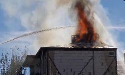 Bursa'da çatı yangını 1 saatte söndürüldü
