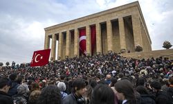 Anıtkabir'e 10 Kasım nedeniyle ziyaretçi akını