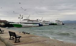 Deniz ulaşımına 'fırtına' engeli: Çok sayıda sefer iptal