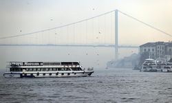İstanbul Boğazı'nda gemi trafiği sis nedeniyle durduruldu