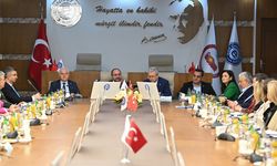 TBMM Balıkçılık ve Su Ürünleri Komisyonu üyeleri İzmir'de akademisyenlerle buluştu