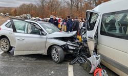 Kırklareli'nde yolcu minibüsü ile otomobil çarpıştı: 9 yaralı