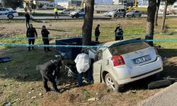 Antalya'da trafik kazası: 16 yaşındaki sürücü hayatını kaybetti, 8 yaşındaki çocuk yaralandı