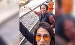 Adana'da özçekim yaparken tren çarptı: O anlar kamerada