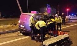 Edirne'de otomobil ile hafif ticari araç çarpıştı: 1 kişi hayatını kaybederken, 5 kişi yaralandı