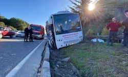 Samsun'da lastiği patlayan halk otobüsü refüje çıktı: 1 yaralı