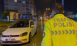 Trafikte uyuyakalan ehliyetsiz sürücüye 4 bin 64 lira ceza yazıldı