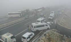 Ağrı'da sis nedeniyle zincirleme kaza: 19 yaralı