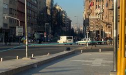 Ankara Ulus'ta şüpheli paket: Yol trafiğe kapatıldı