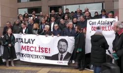 Avukatlar, Can Atalay için adliye önünde adalet nöbetine başladı
