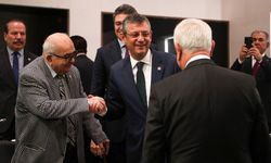 CHP Genel Başkanı Özel, partisinin önceki dönem milletvekilleriyle bir araya geldi