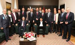 CHP Genel Başkanı Özgür Özel, CHP Manisa il örgütüyle TBMM'de bir araya geldi