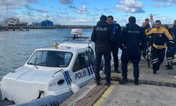 Yalova'da feribottan atlayan kişiyi deniz polisi kurtardı