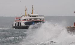 Deniz ulaşımına fırtına engeli: Birçok feribot seferi iptal edildi