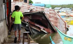 Filipinler'de 7 büyüklüğünde bir deprem daha