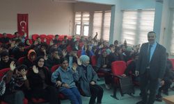 Hasankeyf’te 'başarıda arkadaş seçimi' konferansı