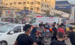 İsrail ordusu, Gazze'de 2 ambulansa ateş açarak 3 kişiyi yaraladı