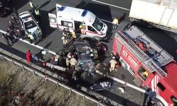 Kuzey Marmara Otoyolu'nda trafik kazası: Otomobil TIR'a çarptı