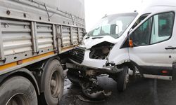 Ağrı-Van kara yolunda zincirleme kaza: Ulaşımı aksattı