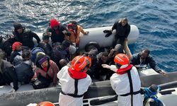 İzmir açıklarında 82 düzensiz göçmen kurtarıldı